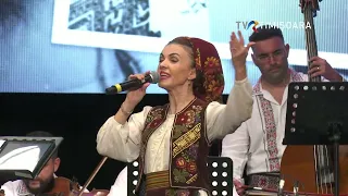 Andreea Voica and Deian Galetin at the MARIANA DRĂGHICESCU National Festival #Folklore @TVRTM
