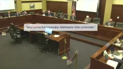 Комитет Палаты представителей продвигает законопроект, ограничивающий использование туалетов в за...