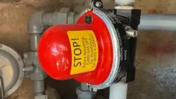 Поскольку домовладельцы в районе залива Сан-Франциско сталкиваются с ростом страховых взносов, ст... Поскольку домовладельцы в районе залива Сан-Франциско сталкиваются с ростом страховых взносов, ст...