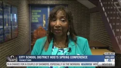 Школьный округ города принимает весеннюю конференцию.