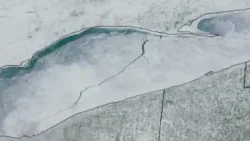 80-mile ice crack spotted on Lake Erie