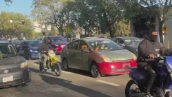 VIDEO: Dirt bikes participate in illegal sideshow in Oakland resulting in crash