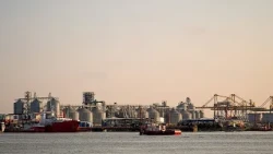 Sept disparus après un incendie sur un pétrolier en mer Noire où les attaques de drones se...