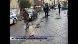 PIAZZA 24 MAGGIO: AUTO FOLLE TRAVOLGE E DISTRUGGE PALETTI E MARCIAPIEDI - SERVIZIO TG DEL 19/02/2026