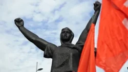 «Не забудем, не простим!»: акция КПРФ памяти защитников Белого дома в октябре 1993 года