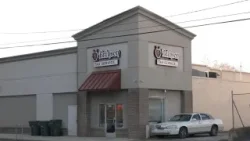 Налоговая фирма в Мемфисе продолжает работу, несмотря на проблемы владельца с федеральными властями.