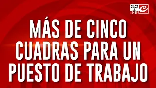 Cinco cuadras de fila por 14 puestos de laburo: "Esto es igual al 2001"