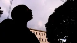 ¡Indignante! Exsacerdote está en UCI tras golpiza por pedir que le bajaran a la música