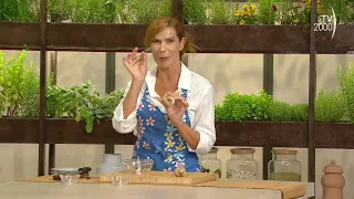 Dinner Is Served, Everyone to the Table! (TV2000) - How to Peel Ginger?