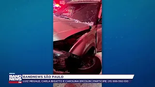 Carro invade restaurante no Grande ABC e quase atinge clientes