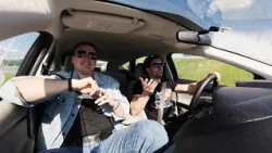 Automobiliui pradėjus slysti, dauguma reaguoja neteisingai: ekspertas paaiškino, ką daryti