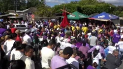 Católicos participan en la misa de Domingo de Resurrección en la Catedral de Managua