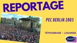 Berlin 2003 : rassemblement chrétien devant la porte de Brandenbourg Berlin 2003 : rassemblement chrétien devant la porte de Brandenbourg