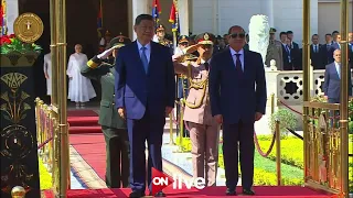 الرئيس عبد الفتاح السيسي والسيدة قرينته يستقبلان الرئيس الصيني وقرينته بقصر الاتحادية