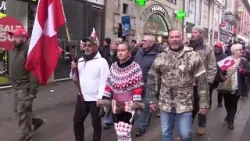 Miles de personas recorren Copenhague al grito de "Groenlandia no está en venta"