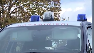 Minacciano e picchiano le compagne, due finiscono in manette