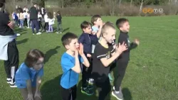 Rekordlétszám, napsütés és nagy küzdelem a pályán