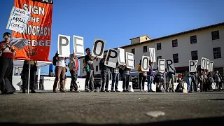 Протестующие требуют дать работникам голос на конференции OpenAI