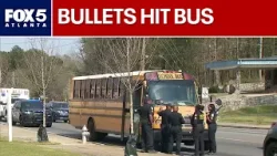 Вооруженный мужчина скрылся после того, как разбили окна школьного автобуса | FOX 5 News