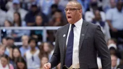 Реакция на увольнение Дэвиса из Университета Северной Каролины и начало поиска нового тренера нео...