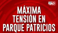 Máxima tensión en Parque Patricios: vecinos quieren regresar a sus casas luego del derrumbe Máxima tensión en Parque Patricios: vecinos quieren regresar a sus casas luego del derrumbe