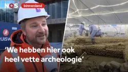 Dolenthousiaste archeoloog over vondst verdwenen poort bij Binnenhof: 'Heel vet'