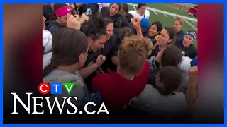 Quebec women's full contact football team stranded at airport, jeopardizing national championship