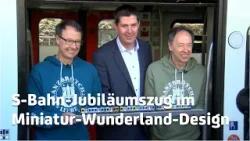 25 Jahre Miniatur Wunderland: Jubiläumszug der S-Bahn fährt durch Hamburg