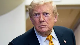 Donald Trump threatens to "completely obliterate" Iran in the event of an assassination attempt