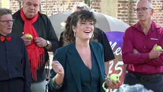 Opera langs de Maas: fietsend van voorstelling naar voorstelling