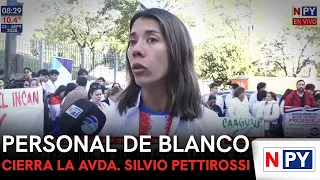 White-collar workers close Silvio Pettirossi Avenue