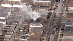 Chicago firefighters battle fire on Northwest Side Chicago firefighters battle fire on Northwest Side