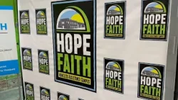 Церемония перерезания ленты – Душевые кабины в Hope Faith, финансируемые за счет средств CDBG.