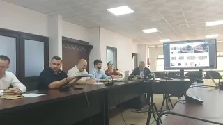 VIDEO// Dezbatere publică privind construirea unui bloc  ,  între case, pe strada Tipografiei