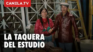 La India María sells tacos OUTSIDE the film studio | Tough but fair | Canela.TV