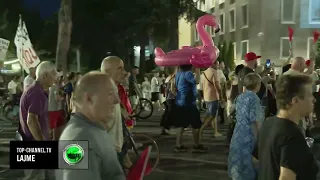 Top Channel/ “Armë të rrezikshme, vezë e domate”, protestuesit në shesh: Kjo lëvizje s’ka komandantë