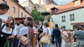 Celebrity Glamour in the Wachau: Acclaimed Premiere of "Carmen darf nicht platzen"