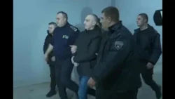 Груби излегува од домашен притвор, но без пасош