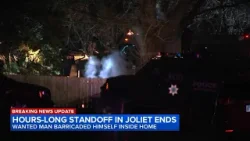 Разыскиваемый мужчина получил критические ранения после того, как ворвался в дом в Джолиете, где ...
