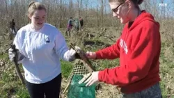 Volunteers clean up St. Louis rivers at Confluence Trash Bash Volunteers clean up St. Louis rivers at Confluence Trash Bash