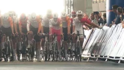 Indoor Bike Race: At 60 km/h Through a Production Hall