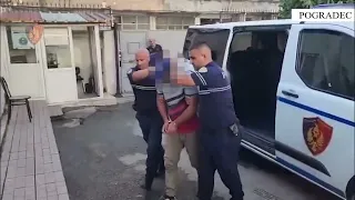 Gjenden armë në një banesë në Pogradec/ Arrestohet 1 person, u kap me automatik e municione