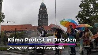 Climate protest blocks Dresden's Georgplatz