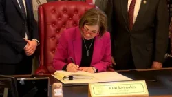 Gov. Reynolds signs Iowa’s AEA reform bill into law