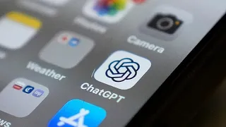União Europeia impõe regras digitais mais rigorosas ao ChatGPT, Reddit e Roblox