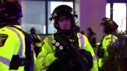 Top News - Agjenti i emigracionit qëllon sërish/Hap zjarr me pistoletë, plagos burrin në Minneapolis