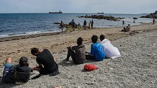 Старые видео и ИИ‑фото о миграционном кризисе в Сеуте расходятся в сети