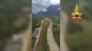 Maltempo in Val Camonica: crolla il ponte a Rino di Sonico, evacuate 81 persone