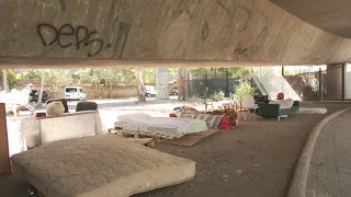 Illegal settlement takes over one of the access points to Chamartín station