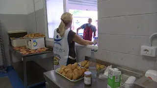 Bari, In.Con.Tra. festeggia la fine dell'estate con un pranzo in mensa per persone in difficoltà